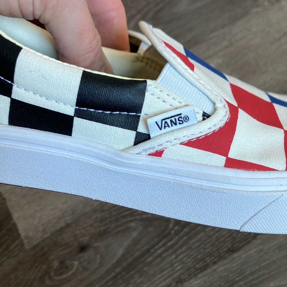 Vans - Picture 9 of 12